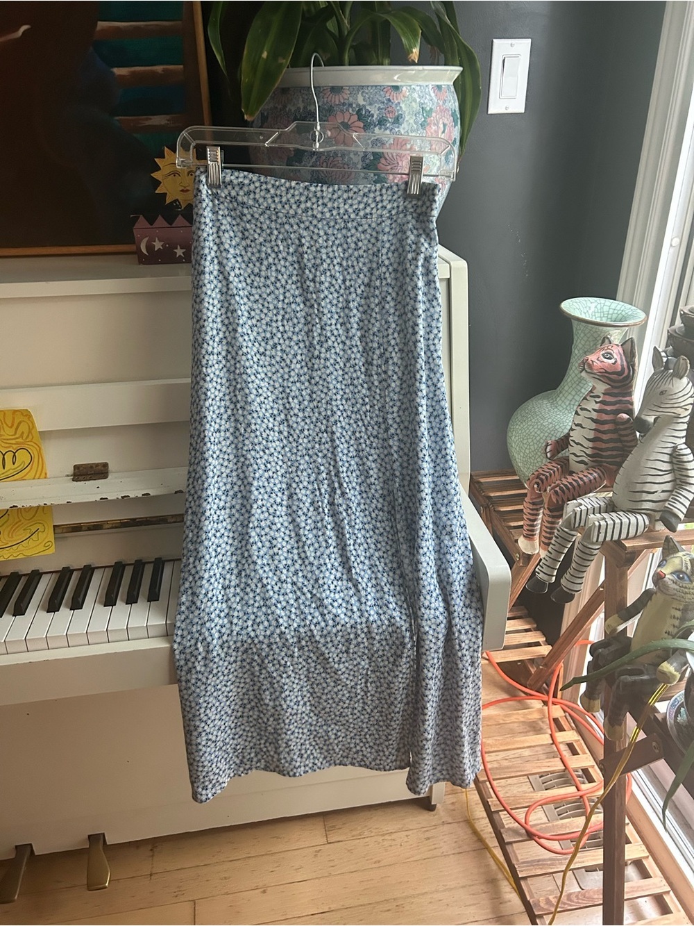 H&M Blue Ditsy Floral A-Line Maxi Skirt Women’s Size 4
